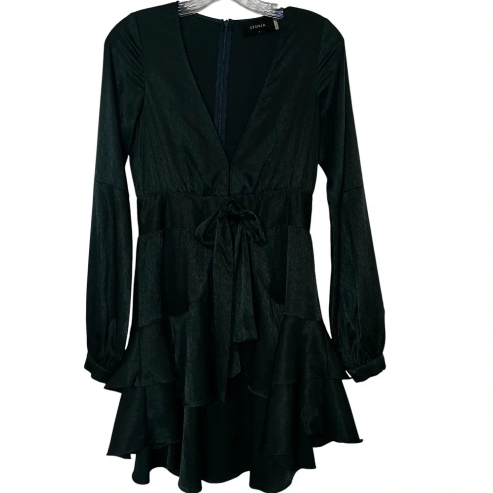 Storia Emerald Green Deep V-Neck Ruffle Long Sleeve Mini Dress Sz S - Picture 1 of 14